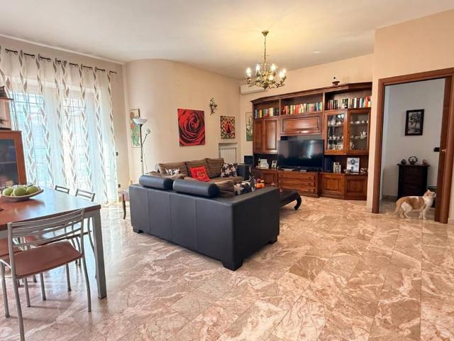 Villa Indipendente in vendita a Giugliano In Campania, Campania
