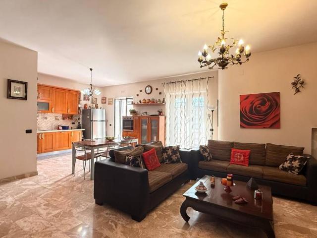 Villa Indipendente in vendita a Giugliano In Campania, Campania