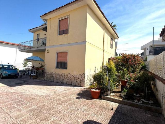 Villa Indipendente in vendita a Giugliano In Campania, Campania