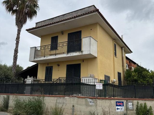 Villa Indipendente in vendita a Giugliano In Campania, Campania