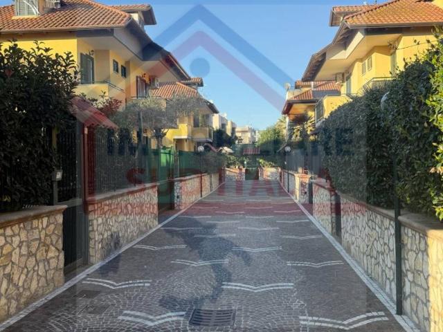 Villa Indipendente in vendita a Giugliano In Campania, Campania