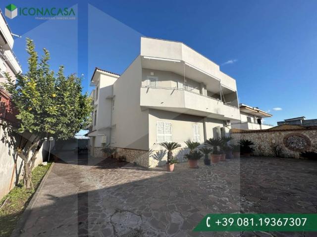 Villa Indipendente in vendita a Giugliano In Campania, Campania