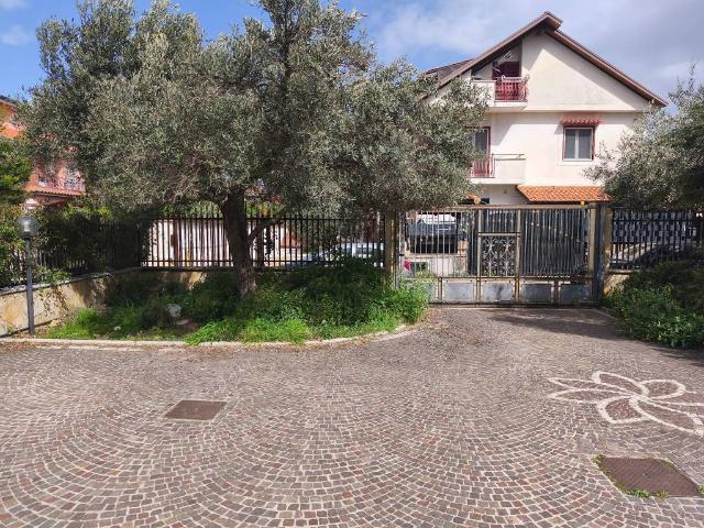 Villa Indipendente in vendita a Giugliano In Campania, Campania