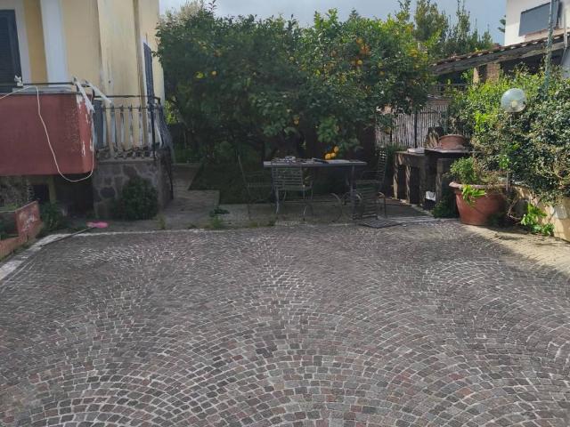 Villa Indipendente in vendita a Giugliano In Campania, Campania