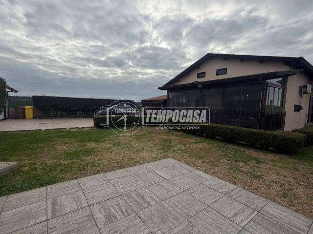 Villa Indipendente in vendita a Giugliano In Campania, Campania