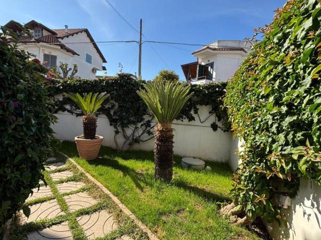 Villa Indipendente in vendita a Giugliano In Campania, Campania