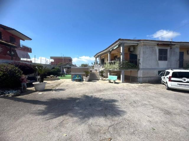 Villa Indipendente in vendita a Giugliano In Campania, Campania
