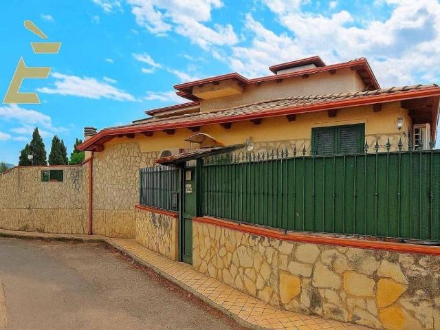 Villa Indipendente in vendita a Giugliano In Campania, Campania