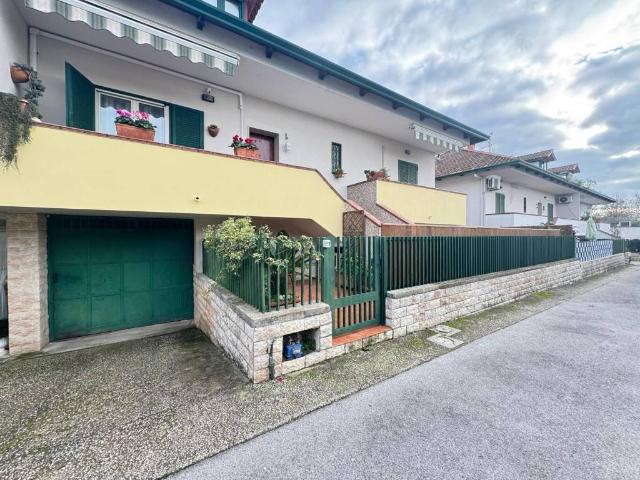 Villa Indipendente in vendita a Grotta dell'Olmo, Giugliano In Campania