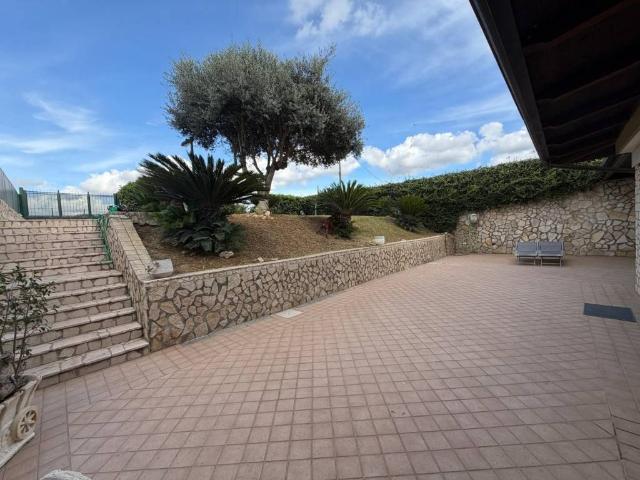 Villa Indipendente in vendita a Canosa, Giugliano in Campania