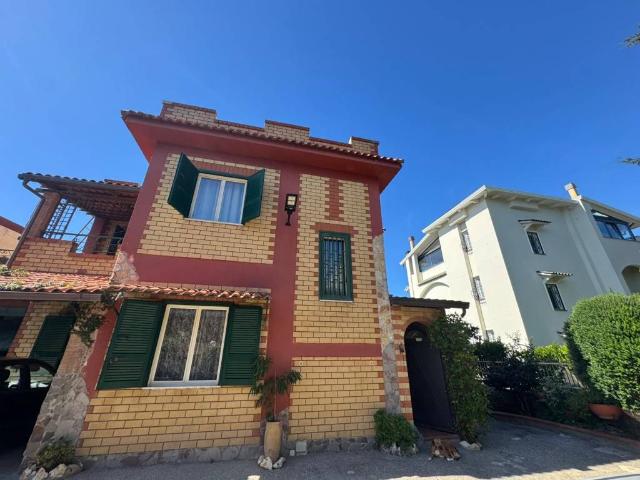Villa Indipendente in vendita a Colle degli Osci, Giugliano In Campania