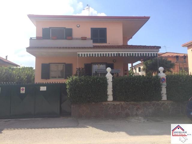 Villa Indipendente in vendita a Giugliano In Campania, Campania