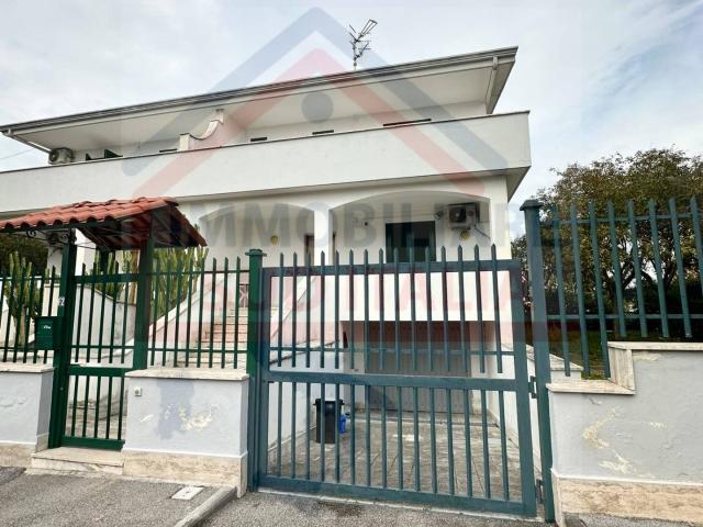Villa Indipendente in vendita a Canosa, Giugliano In Campania