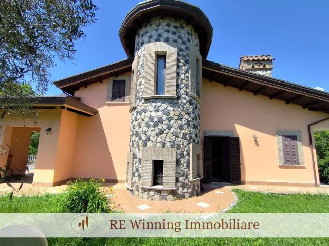 Villa Indipendente in vendita a Giuliano Di Roma, Lazio