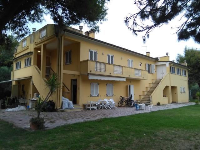 Villa Indipendente in vendita a Mosciano Sant'angelo, Abruzzo