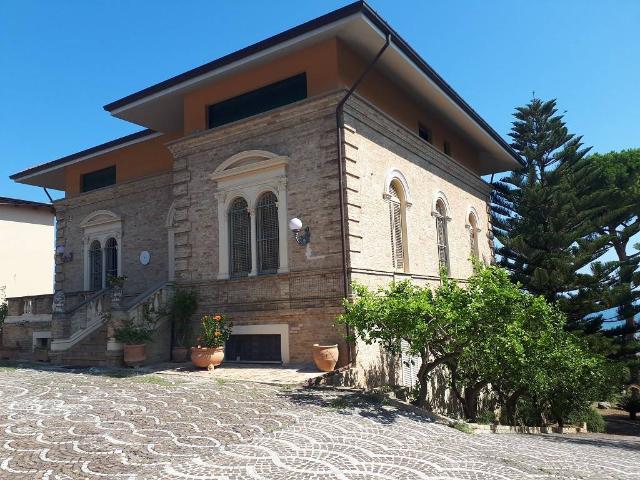 Villa Indipendente in vendita a Giulianova, Abruzzo