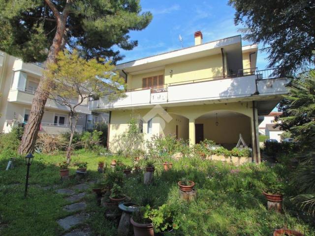 Villa Indipendente in vendita a Giulianova, Abruzzo