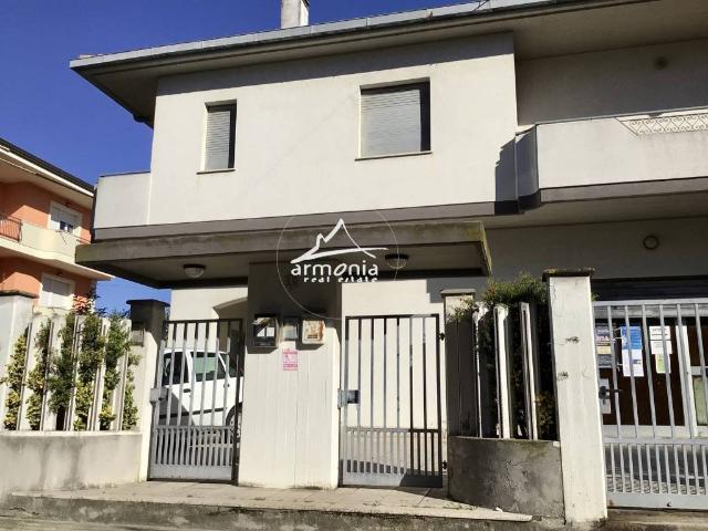 Villa Indipendente in vendita a Giulianova, Abruzzo