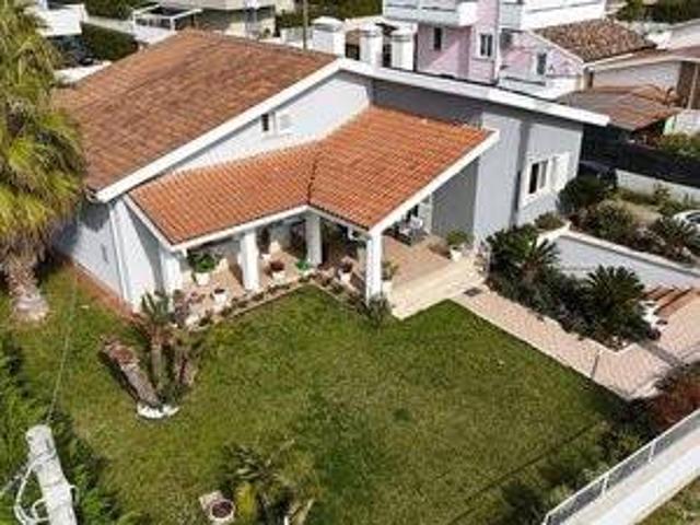 Villa Indipendente in vendita a Giulianova, Abruzzo