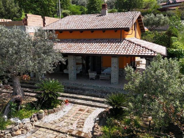 Villa Indipendente in vendita a Giungano, Campania