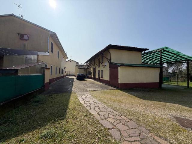 Villa Indipendente in vendita a Giussago, Lombardia