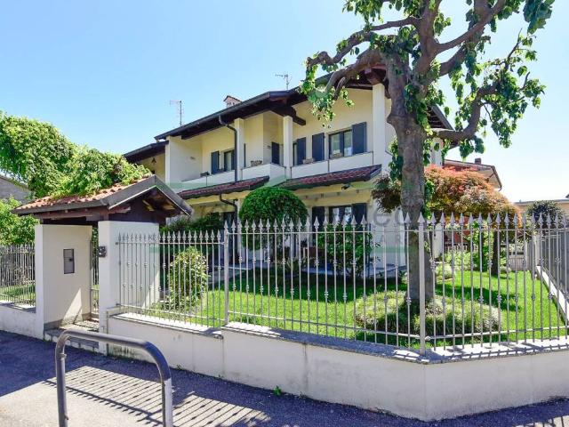 Villa Indipendente in vendita a Birone, Giussano
