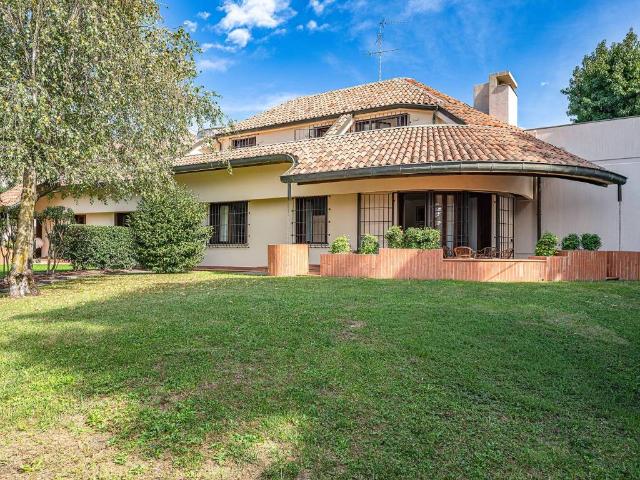 Villa Indipendente in vendita a Robbiano, Giussano