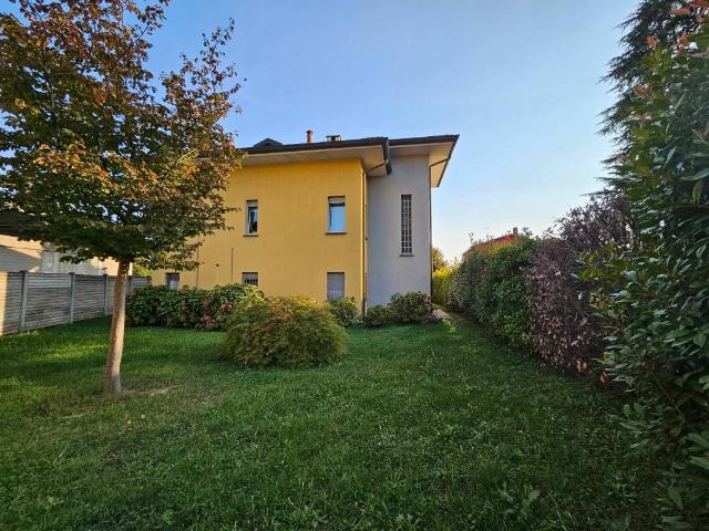 Villa Indipendente in vendita a Robbiano, Giussano