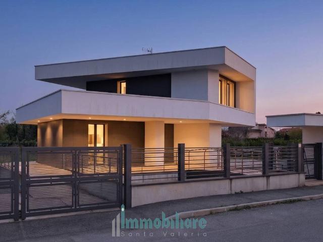 Villa Indipendente in vendita a Brugazzo, Giussano
