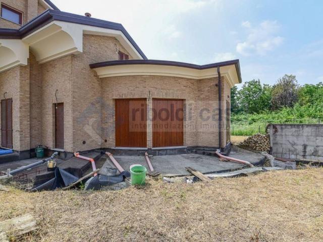 Villa Indipendente in vendita a Robbiano, Giussano