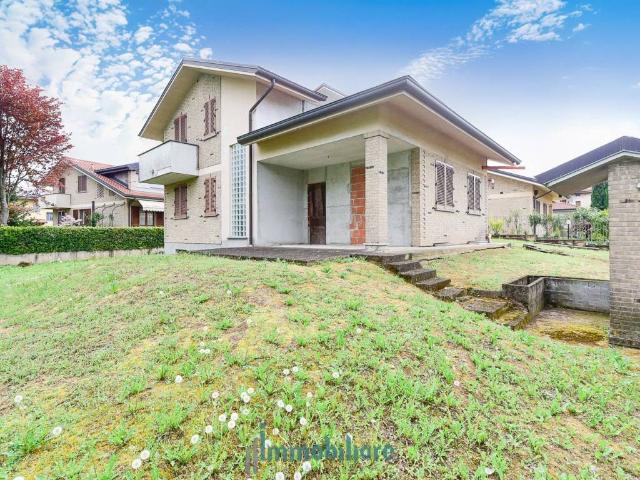 Villa Indipendente in vendita a Robbiano, Giussano