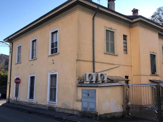Villa Indipendente in vendita a Robbiano, Giussano