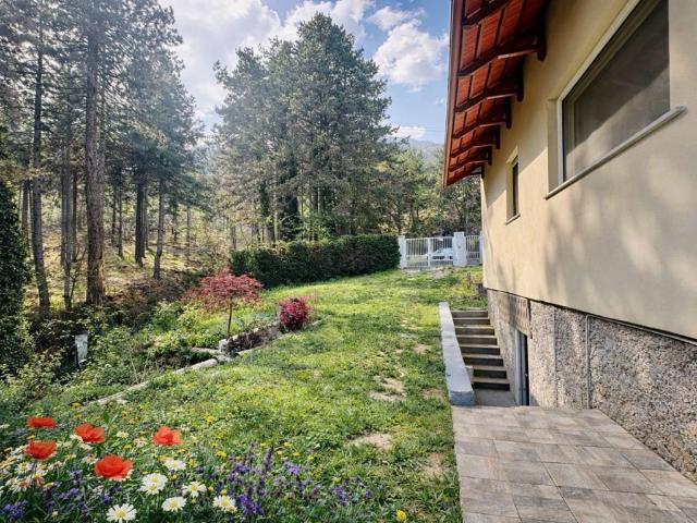 Villa Indipendente in vendita a Unione Montana di Comuni delle Valli di Lanzo, Ceronda e Casternone, Piemonte