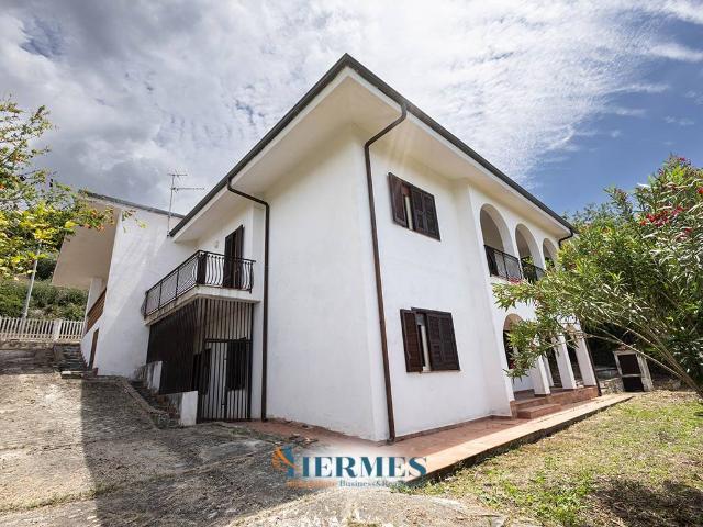Villa Indipendente in vendita a Calabria, Catanzaro