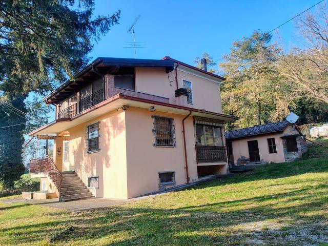 Villa Indipendente in vendita a Godiasco Salice Terme, Godiasco