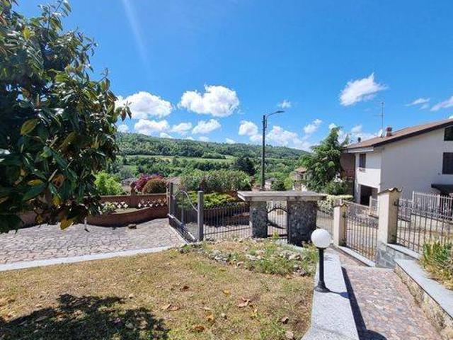 Villa Indipendente in vendita a Godiasco Salice Terme, Godiasco