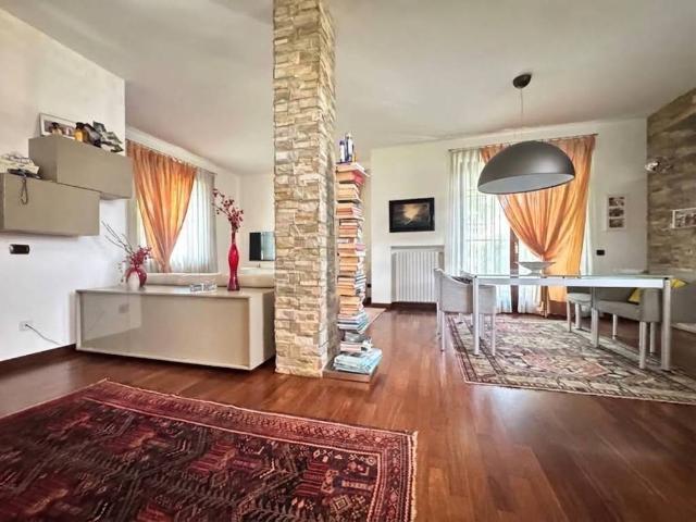 Villa Indipendente in vendita a Godiasco Salice Terme, Salice Terme
