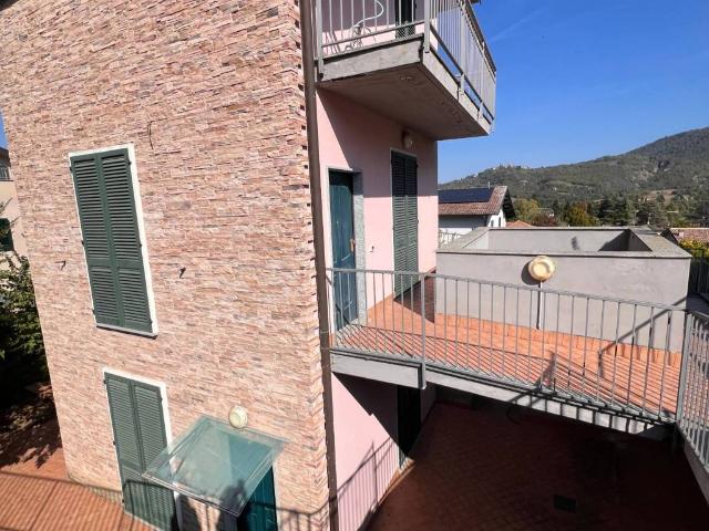 Villa Indipendente in vendita a Salice Terme, Godiasco Salice Terme