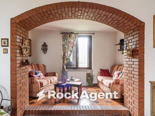 Villa Indipendente in vendita a Godiasco Salice Terme, Lombardia