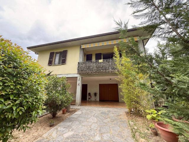 Villa Indipendente in vendita a Godiasco Salice Terme, Godiasco