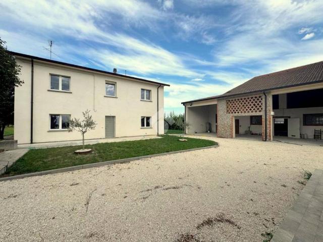 Villa Indipendente in vendita a Goito, Lombardia