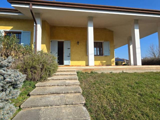 Villa Indipendente in vendita a Goito, Lombardia