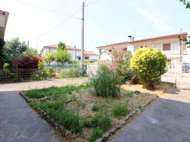 Villa Indipendente in vendita a Torre, Goito