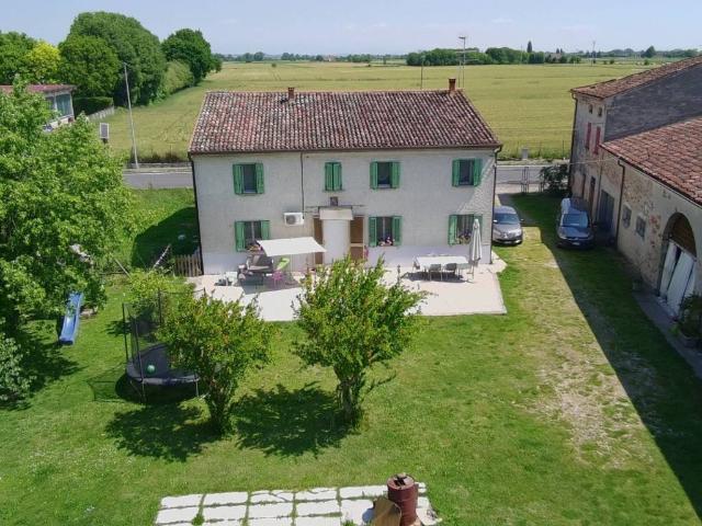 Villa Indipendente in vendita a Solarolo, Goito
