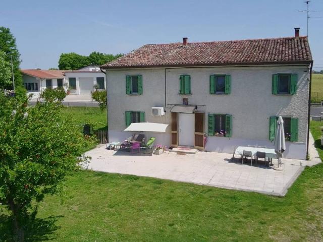 Villa Indipendente in vendita a Solarolo, Goito