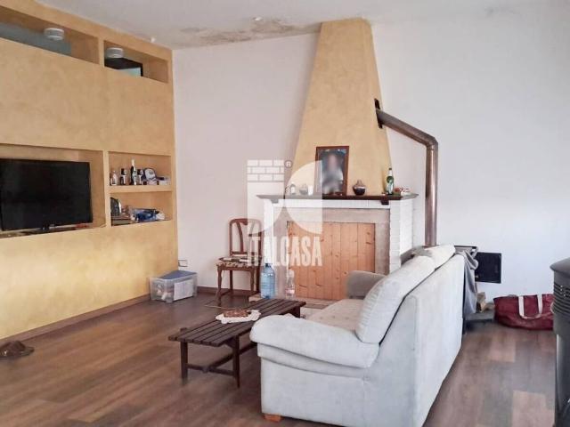 Villa Indipendente in vendita a Torre, Goito