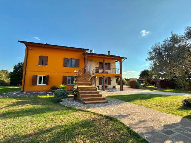 Villa Indipendente in vendita a Goito, Lombardia