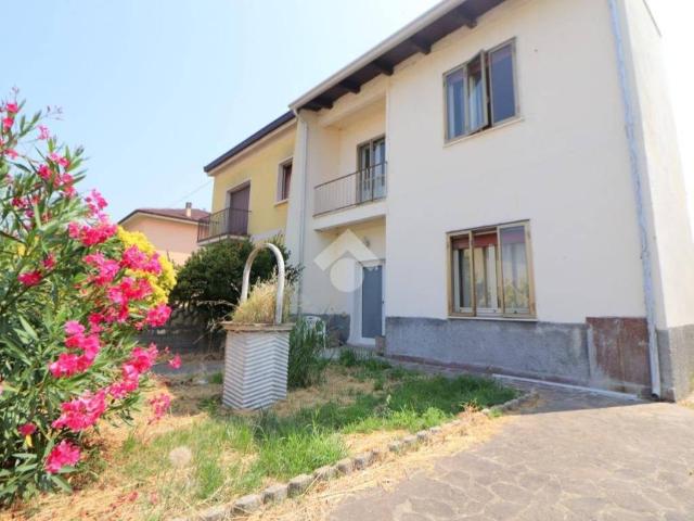 Villa Indipendente in vendita a Torre, Goito