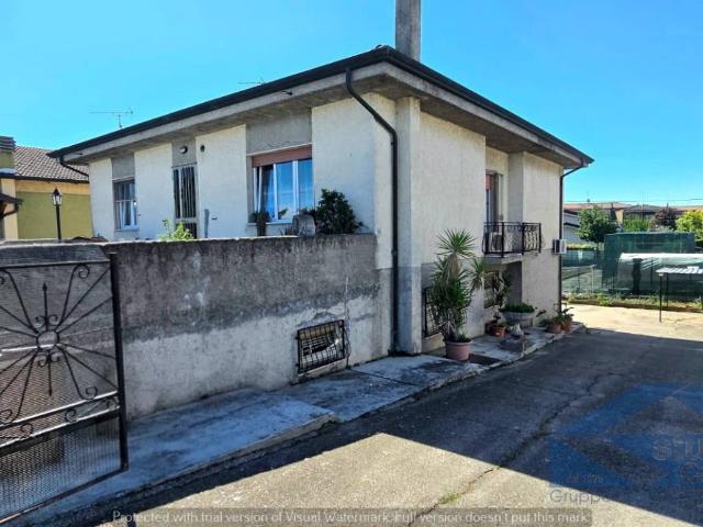 Villa Indipendente in vendita a Goito, Lombardia