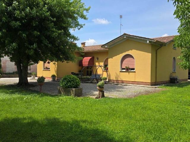 Villa Indipendente in vendita a Goito, Lombardia